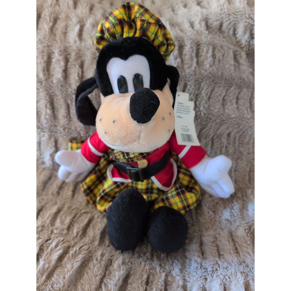 Disney Scottish Holiday Goofy  Plush Stuffed Animal Tartan Kilt Outfit
